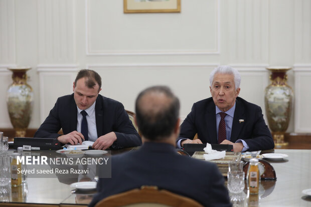 رؤسای گروه‌های دوستی پارلمانی روسیه با حسین امیرعبداللهیان وزیر امور خارجه کشور شامگاه امروز یکشنبه ۴ دی ماه ۱۴۰۱ دیدار و گفتگو کردند