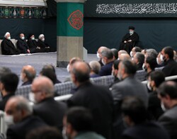 Leader attends mourning ceremony of Hazrat Zahra
