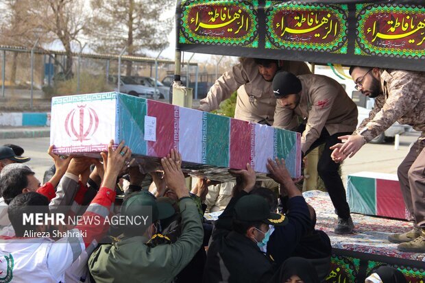 ڕێوڕەسمی بەڕێ کردن و ئەسپاردە کردنی ٨ شەهیدی بێ ناونیشان لە کوردستان بەڕێوە دەچێت 