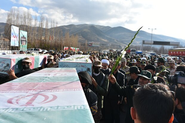  مراسم استقبال از ۸ شهید گمنام در کردستان برگزار شد 