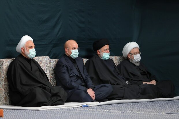 إقامة مراسم العزاء لليلة استشهاد السيدة فاطمة الزهراء (ع) بحضور الإمام الخامنئي + صور