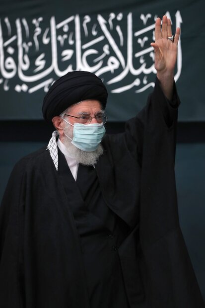 إقامة مراسم العزاء لليلة استشهاد السيدة فاطمة الزهراء (ع) بحضور الإمام الخامنئي + صور