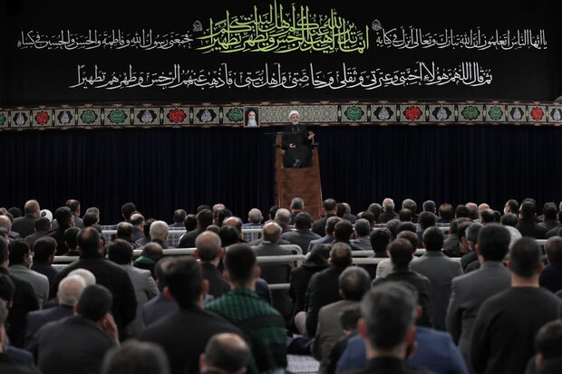 إقامة مراسم العزاء لليلة استشهاد السيدة فاطمة الزهراء (ع) بحضور الإمام الخامنئي + صور