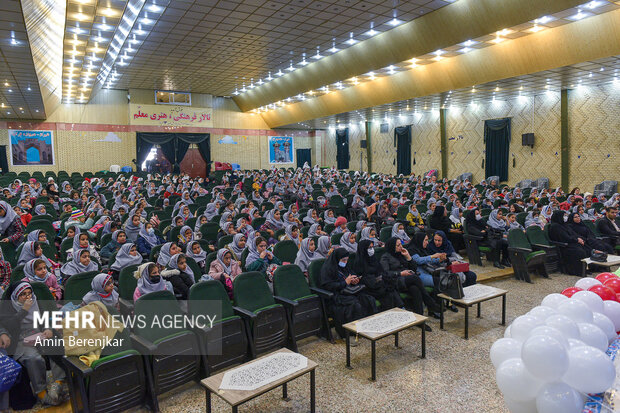چهارمین روز «روایت حبیب» در شیراز با اجرای برنامه فرهنگی«قصه های خوب برای بچه های خوب» ویژه دانش آموزان