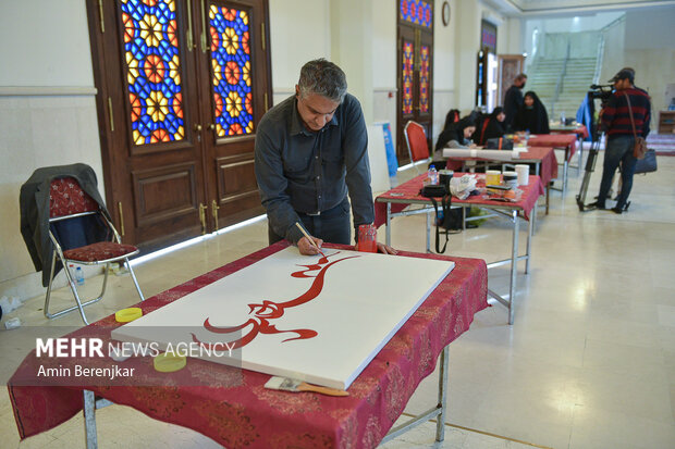 چهارمین روز «روایت حبیب» در شیراز با برگزاری کارگاه نقاشی خط در حرم مطهر شاهچراغ(ع)
