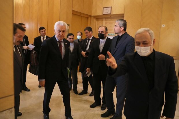 برلمانا إيران وروسيا يساعدان في تمتين العلاقات بين البلدين