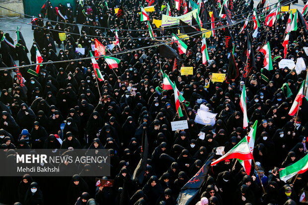 برگزاری دسته عزای فاطمی و مدافعین عفاف وحجاب باحضور گسترده بانوان