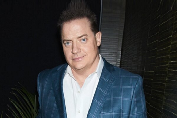 بازیگر «نهنگ» از «پالم اسپرینگز ۲۰۲۳» جایزه میگیرد بازیگر «نهنگ» از «پالم اسپرینگز ۲۰۲۳» جایزه میگیرد