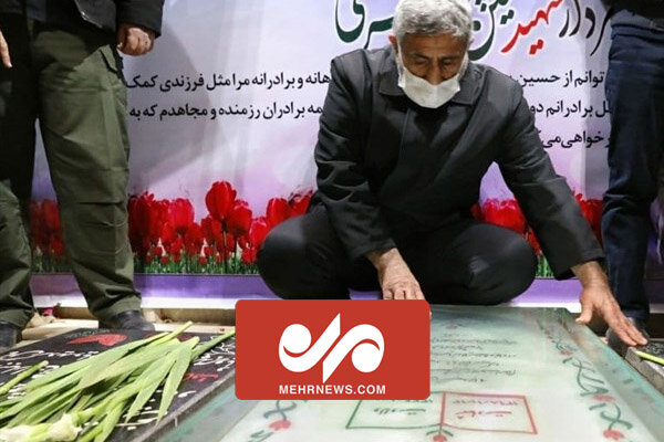 حضور سردار قاآنی در مراسم تشییع شهدای گمنام در تهران