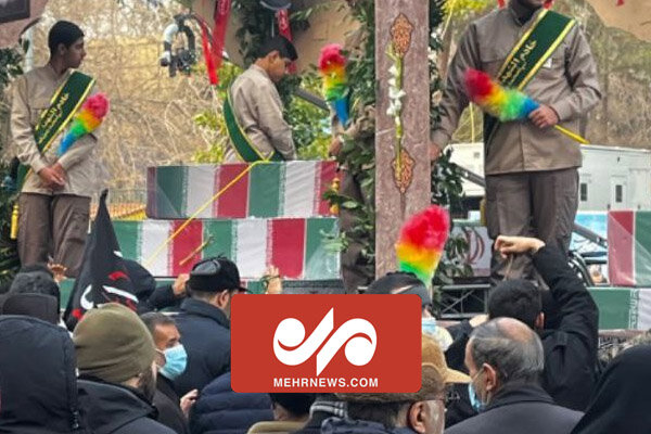 حضور پرشور مردم تهران در مراسم تشییع شهدای گمنام 