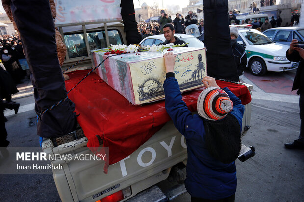 آیین تشییع سه شهید گمنام در همدان