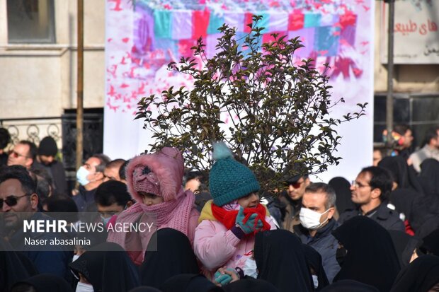 استقبال و تشییع پیکر شهیدان گمنام در سنندج