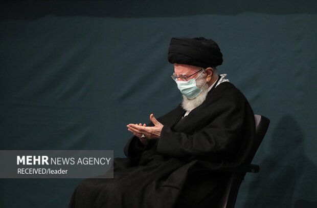 Leader attends mourning ceremony of Hazrat Fatima al-Zahra
