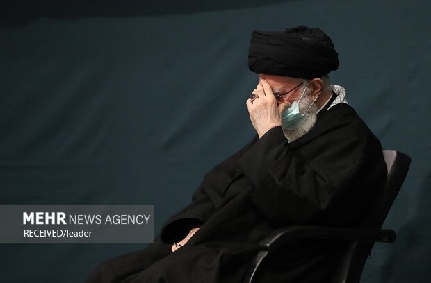 Leader attends mourning ceremony of Hazrat Fatima al-Zahra
