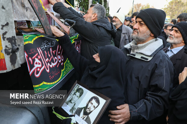 مراسم تشییع پیکر پاک و مطهر دویست شهید گمنام دوران دفاع مقدس در تهران صبح امروز سه شنبه ۶ دی ماه ۱۴۰۱ همزمان با شهادت حضرت فاطمه (سلام الله علیها) و مقارن با ایام شهادت سپهبد شهید حاج قاسم سلیمانی و روز جهانی مقاومت با حضور خانواده‌های معظم شهدا، و عاشقان شهدا و با سخنرانی حجت الاسلام سید ابراهیم رئیسی رئیس جمهور از دانشگاه تهران به سمت معراج شهدا برگزار شد