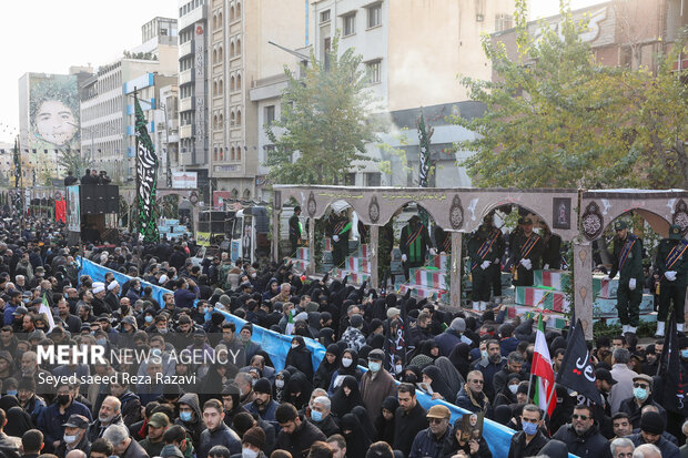 مراسم تشییع پیکر پاک و مطهر دویست شهید گمنام دوران دفاع مقدس در تهران صبح امروز سه شنبه ۶ دی ماه ۱۴۰۱ همزمان با شهادت حضرت فاطمه (سلام الله علیها) و مقارن با ایام شهادت سپهبد شهید حاج قاسم سلیمانی و روز جهانی مقاومت با حضور خانواده‌های معظم شهدا، و عاشقان شهدا و با سخنرانی حجت الاسلام سید ابراهیم رئیسی رئیس جمهور از دانشگاه تهران به سمت معراج شهدا برگزار شد