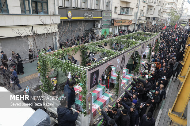 مراسم تشییع پیکر پاک و مطهر دویست شهید گمنام دوران دفاع مقدس در تهران صبح امروز سه شنبه ۶ دی ماه ۱۴۰۱ همزمان با شهادت حضرت فاطمه (سلام الله علیها) و مقارن با ایام شهادت سپهبد شهید حاج قاسم سلیمانی و روز جهانی مقاومت با حضور خانواده‌های معظم شهدا، و عاشقان شهدا و با سخنرانی حجت الاسلام سید ابراهیم رئیسی رئیس جمهور از دانشگاه تهران به سمت معراج شهدا برگزار شد