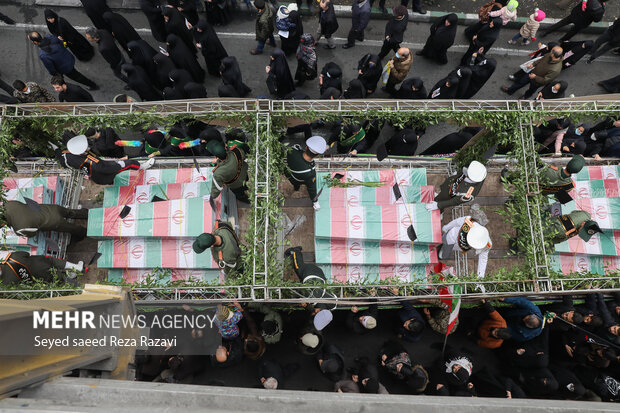 مراسم تشییع پیکر دویست شهید گمنام دوران دفاع مقدس در تهران-1