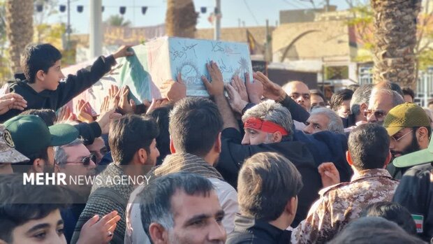 پیکر مطهر یک شهید گمنام در بافق به خاک سپرده شد