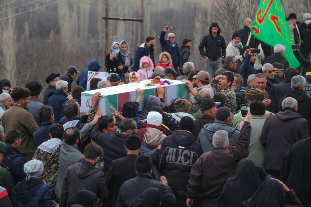 تشییع و تدفین شهید گمنام دفاع مقدر در روستای شال خلخال