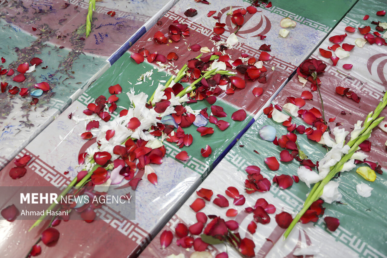 تشییع آلالهها از مشهدالرضا تا مشهدالشهدا/ شهید گمنام سلام!