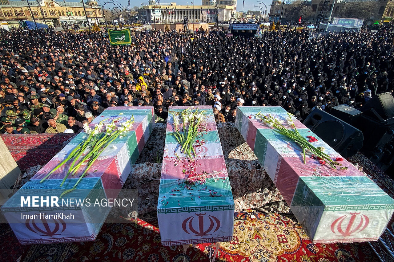 تشییع آلالهها از مشهدالرضا تا مشهدالشهدا/ شهید گمنام سلام!