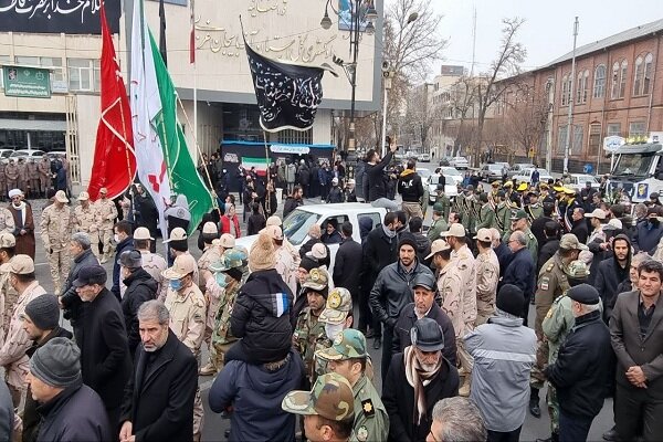 وداع باشکوه مردم ارومیه با پیکر پاک ۶ شهید گمنام