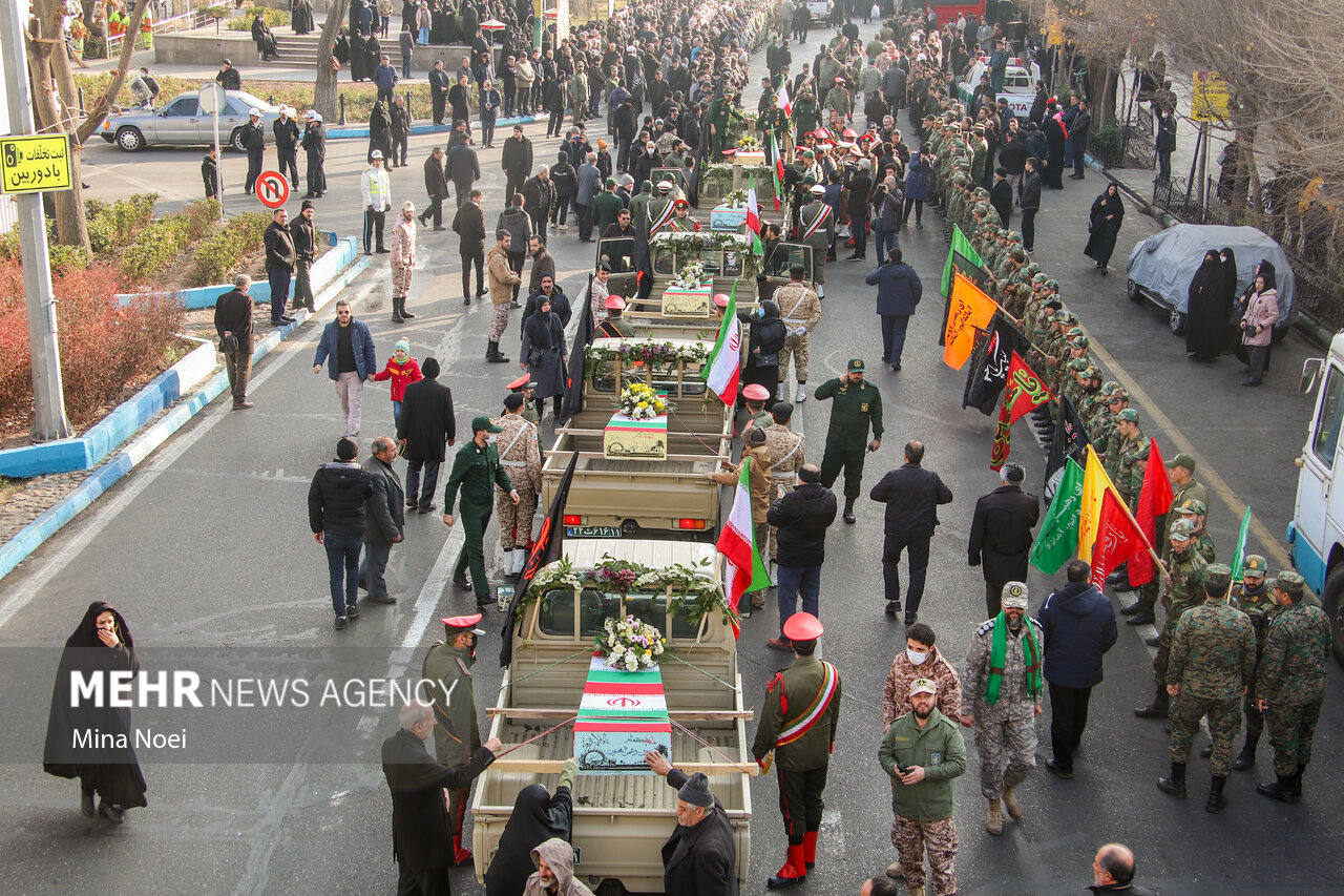 بدرقه شقایقها در تبریز/ پیچیدن عطر یاس در خیابانهای شهر