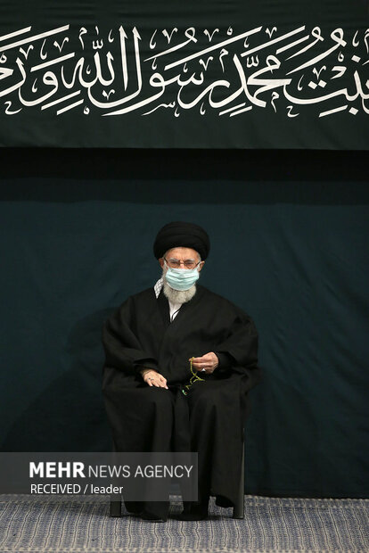 Leader attends Hazrat Zahra (AS) martyrdom mourning ceremony
