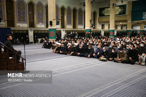 Leader attends Hazrat Zahra (AS) martyrdom mourning ceremony
