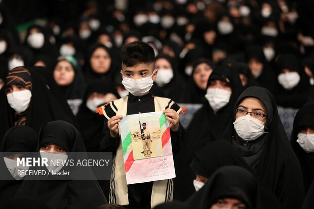 Leader attends Hazrat Zahra (AS) martyrdom mourning ceremony
