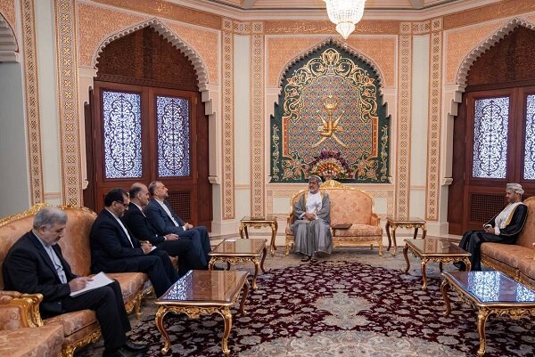 أمير عبداللهيان: آية الله رئيسي يدعو سلطان عمان لزيارة إيران