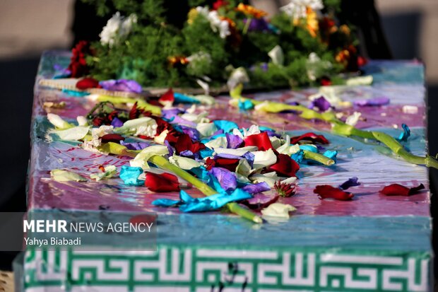 مراسم تشییع و تدفین یک شهید گمنام در مشهد برگزار شد