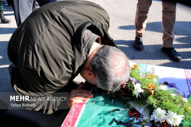 تشییع و تدفین پیکر شهید گمنام در گردان امنیت امام علی(ع) کرمانشاه