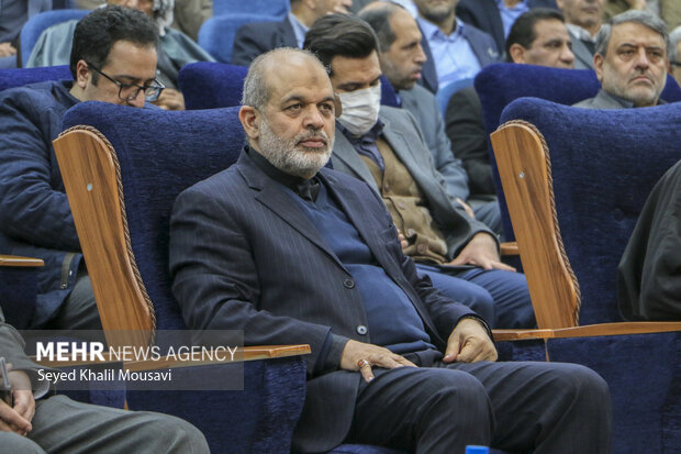 احمد وحیدی وزیر کشور در مراسم تودیع و معارفه استاندار خوزستان