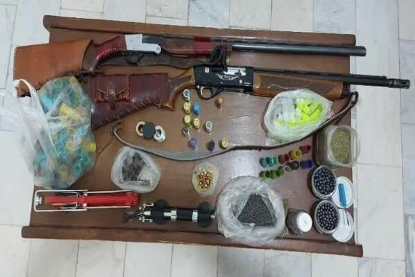 شکارچی سابقه‌دار در توران شاهرود دستگیر شد/ کشف لاشه یک رأس قوچ