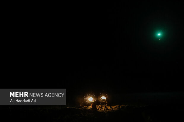 اجرای عملیات شبانه دفاع ساحلی در رزمایش ذوالفقار ۱۴۰۱ شامگاه پنجشنبه ۸ دی ماه ۱۴۰۱ در منطقه عمومی رزمایش برگزار شد