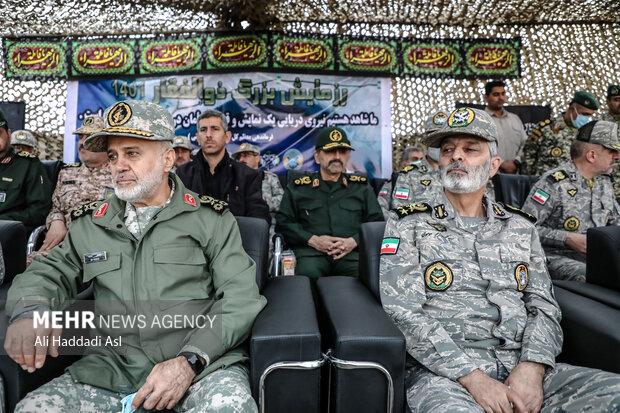 عملیات آب خاکی و بیچینگ در رزمایش مشترک ذورالفقار آجا ظهر روز جمعه ۹ دی ماه در محل عمومی رزمایش برگزار شد