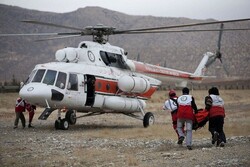 پرواز بالگرد هلال احمر برای نجات مصدوم از بهمن در کرمان