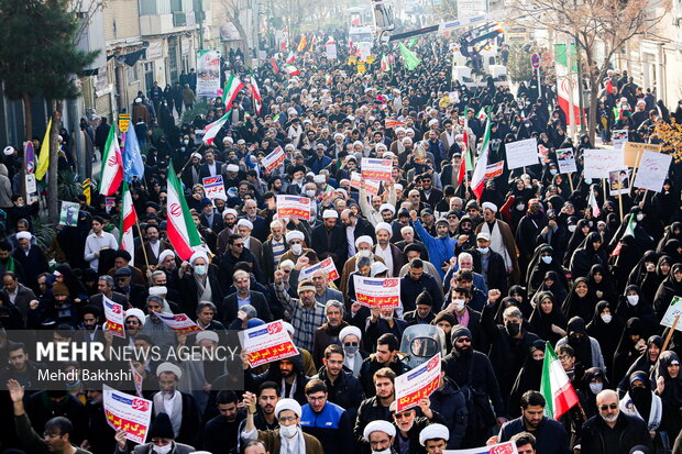 راهپیمایی مردم گلستان دراعتراض به اقدام توهین آمیز نشریه فرانسوی 
