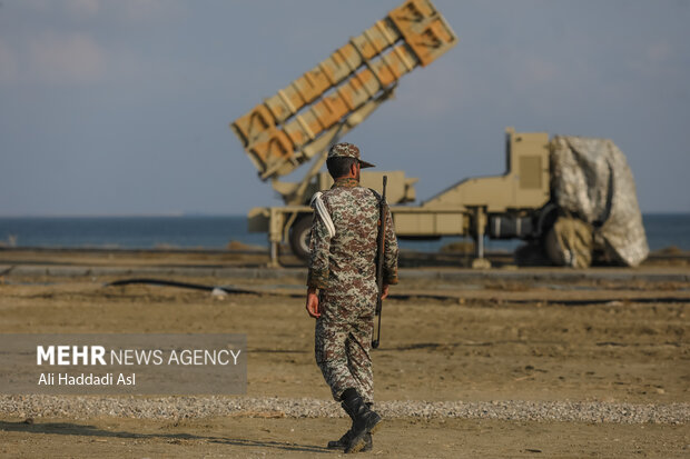 شلیک سامانه موشکی پدافند هوایی ۱۵ خرداد و مجید شنبه ۱۰ دی ماه در محل عمومی رزمایش برگزار شد