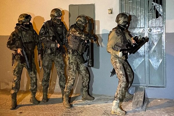 بازداشت ۲۷ نفر در ترکیه به اتهام ارتباط با گروه‌های تروریستی