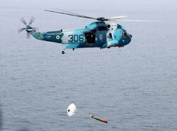 شلیک اژدرهای میعاد و والفجر از زیردریایی‌های نیروی دریایی ارتش