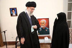 Leader's meeting with Martyr Soleimani's HQ members