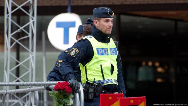 1 killed, 2 injured in shooting in Stockholm suburbs