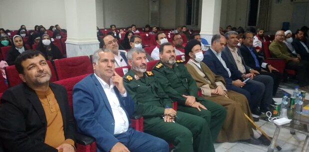 ارزشها و آرمانهای انقلاب با زبان هنر بهتر منتقل میشود