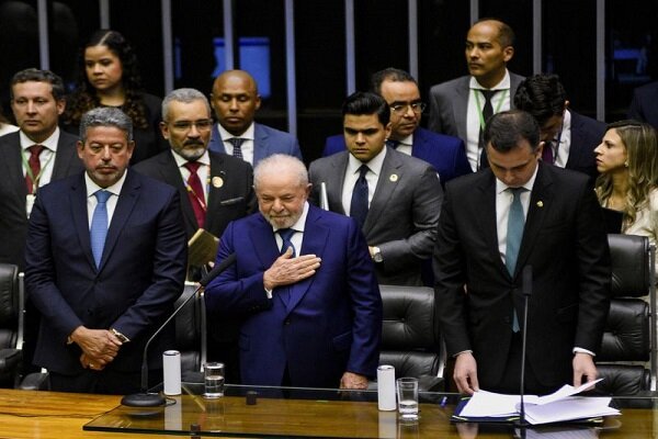 لولا داسیلوا به عنوان رئیس جمهور جدید برزیل سوگند یاد کرد