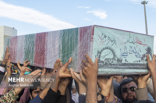 آیین تشییع و خاکسپاری پیکر مطهر شهید گمنام در شهر درگهان 