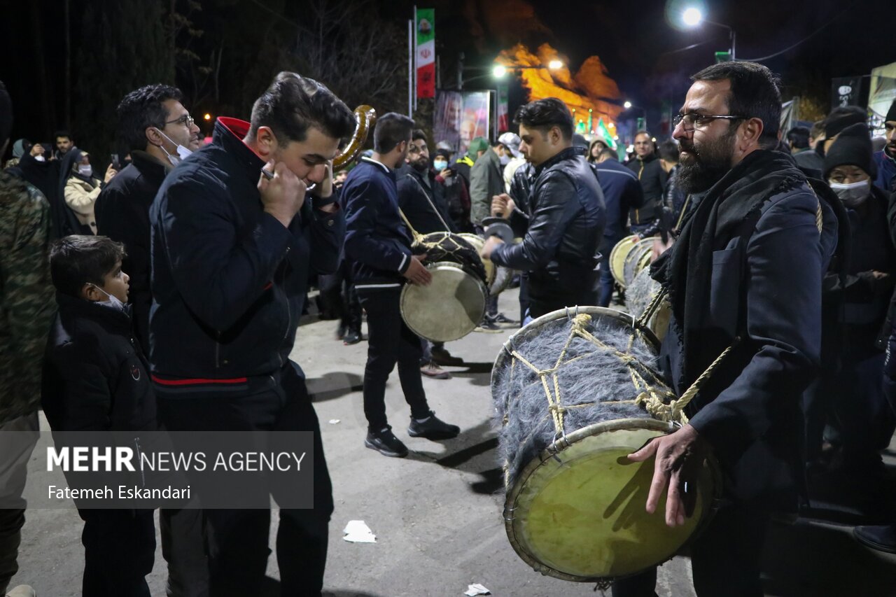اتحاد قاسمیون در کنار «جان فدا»/۱:۲۰؛ ساعت عاشقی