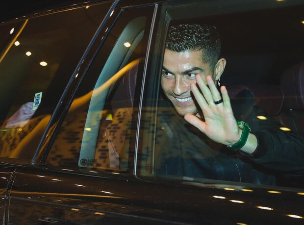 تصاویری از ورود رونالدو به ریاض/ درآمد معارفه برای امور خیریه